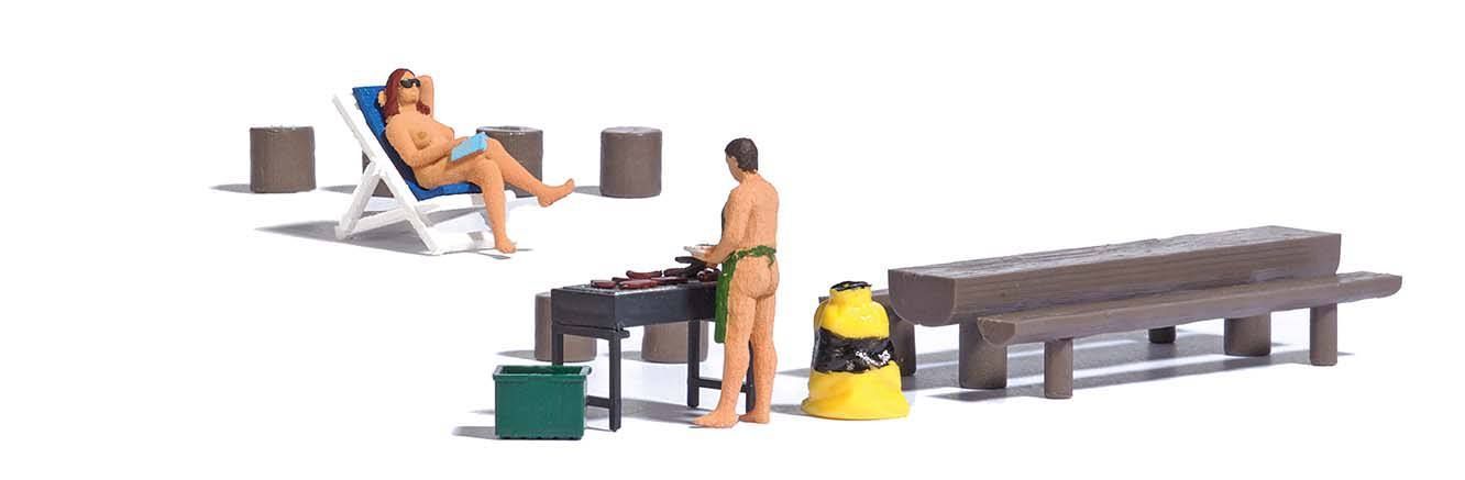 Busch 7946 - A-Set: Nackt grillen H0 1:87 Busch 7946 - A-Set: Nackt grillen H0 1:87